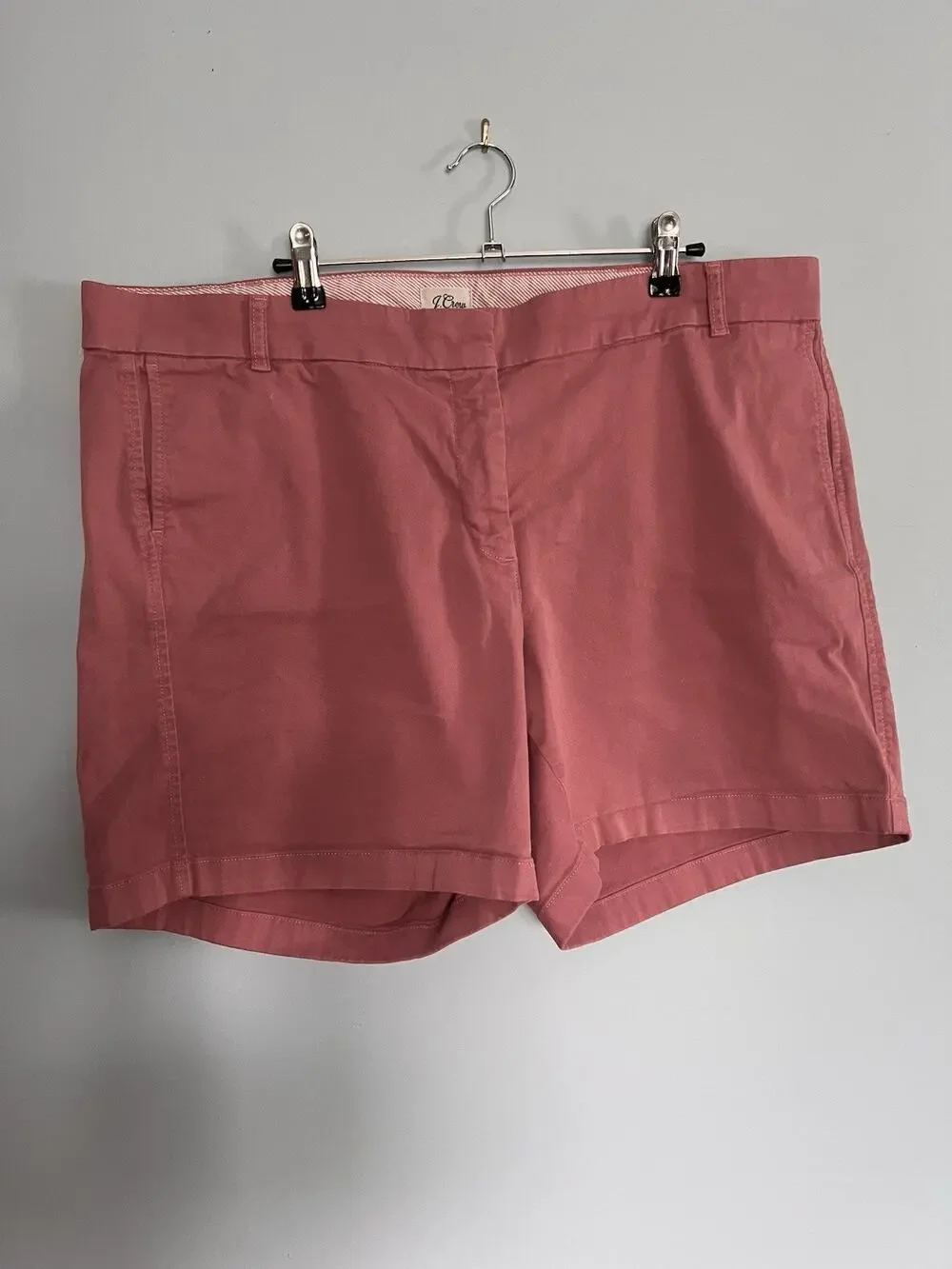 J Crew sz 18 Chino Shorts in Salmon - Women’s 5” Inseam Cotton w Stretch